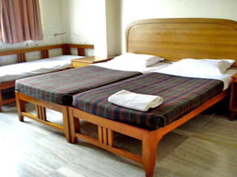 Hotel Meru Pune Exterior foto